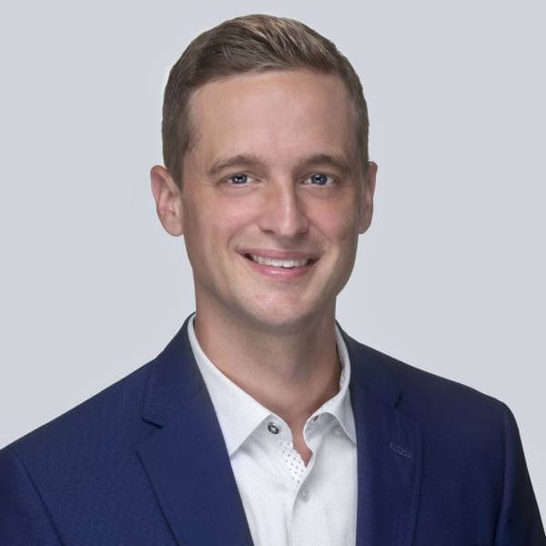 A headshot of Bret Alvis, MD